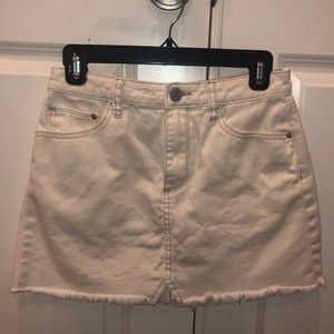 BDG SMALL white jean skirt
